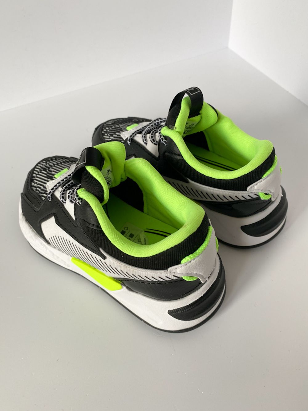 Новые кроссовки Puma, 25