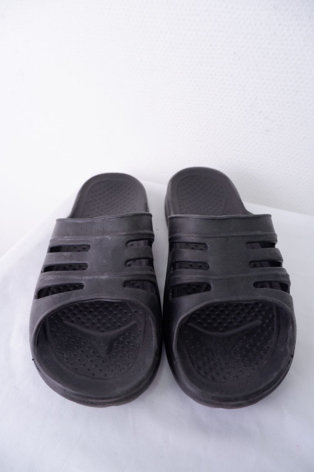 Сандалии практичные 42/43 размер