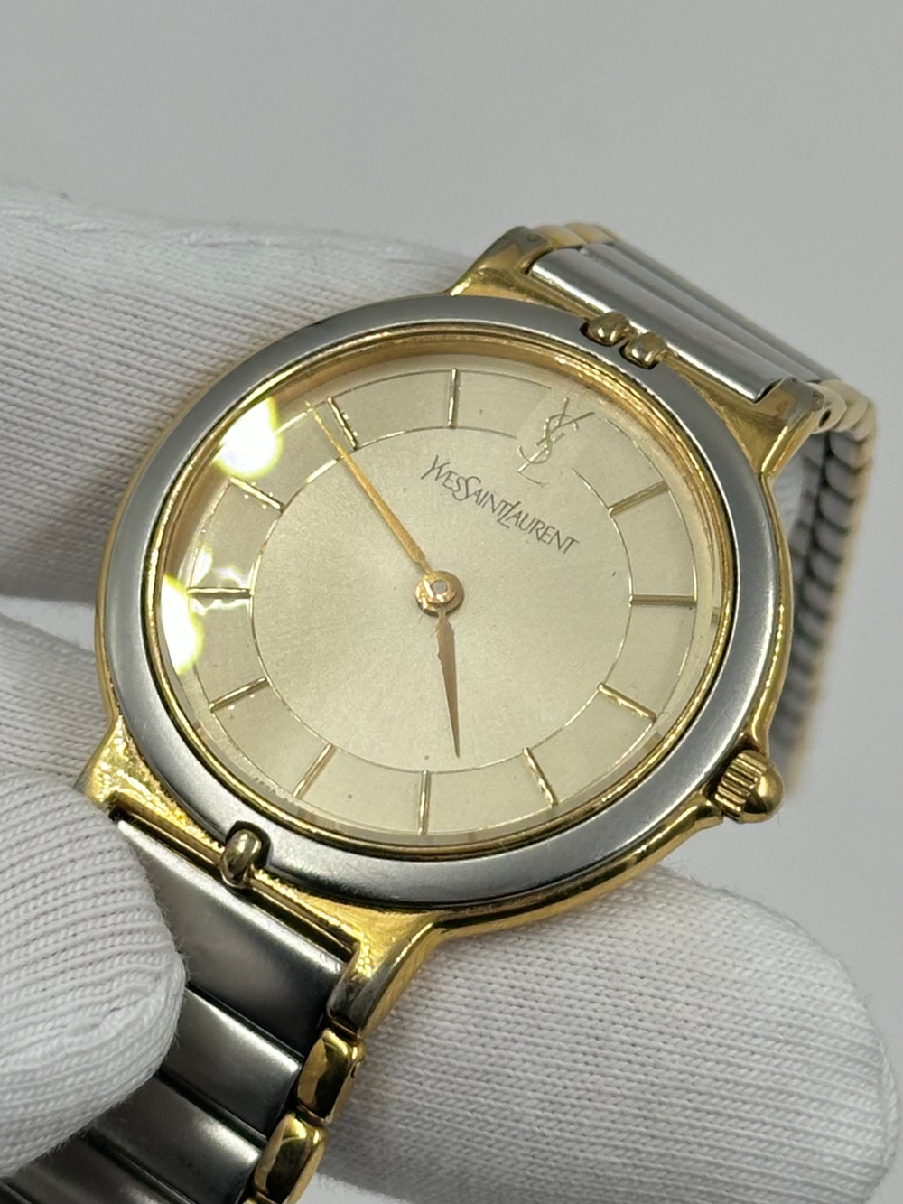 Часы Yves Saint Laurent