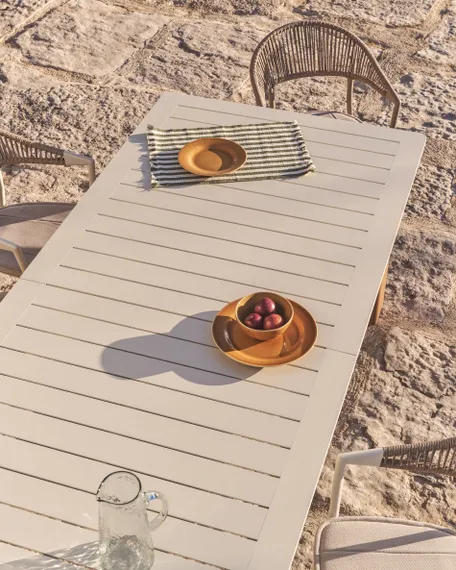 Раздвижной уличный стол Livorno из бежевого алюминия с ножками под дерево, 233(350) x 100 см