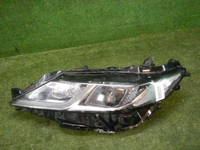 Битая Фара левая Toyota Camry xv70 (2017-н.в.) LED