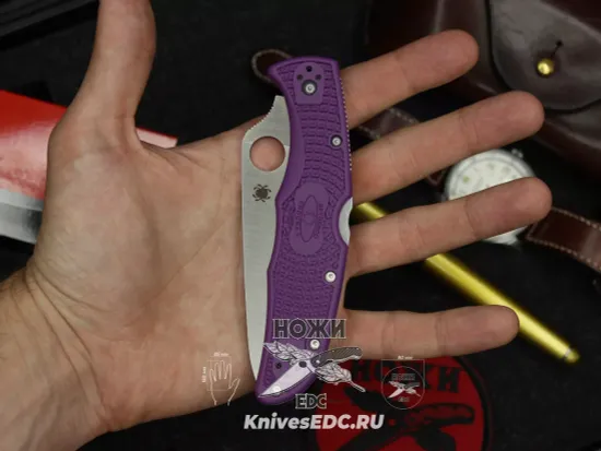 Складной нож Spyderco Endura Flat Ground Purple C10FPPR c клинком из стали VG-10, рукоять FRN