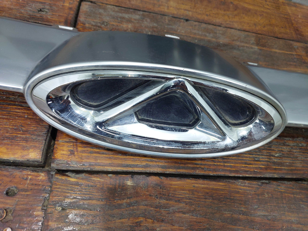 Накладка решетки радиатора Chery Arrizo 8 22-нв Б/У Оригинал 602004152AA