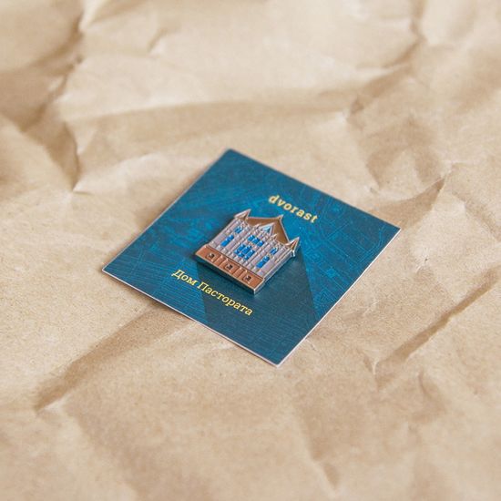 Металлический значок Dvorast Дом Пастората