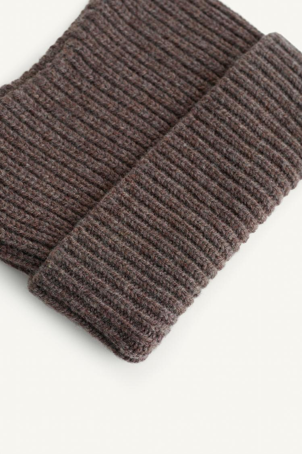 ZARA ВЯЗАНАЯ ШАПКА, КРОТОВО-КОРИЧНЕВЫЙ