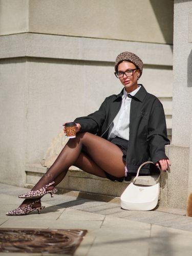 Черный хлопковый бомбер с лого на груди