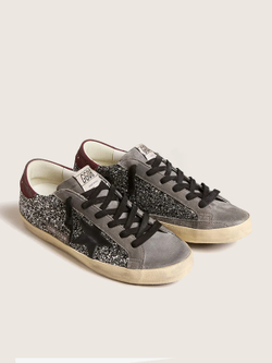 Super-Star in glitter with black star and burgundy heel tab