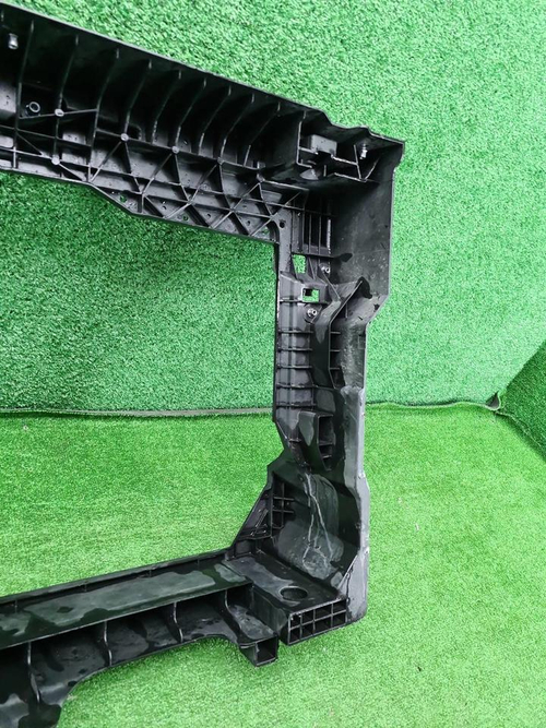 Телевизор Hongqi HS5 (2019-н.в.)