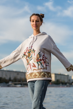 Худи "Скифы", по мотивам войлочного ковра I в. до н.э Пазырыкской культуры восточных скифов