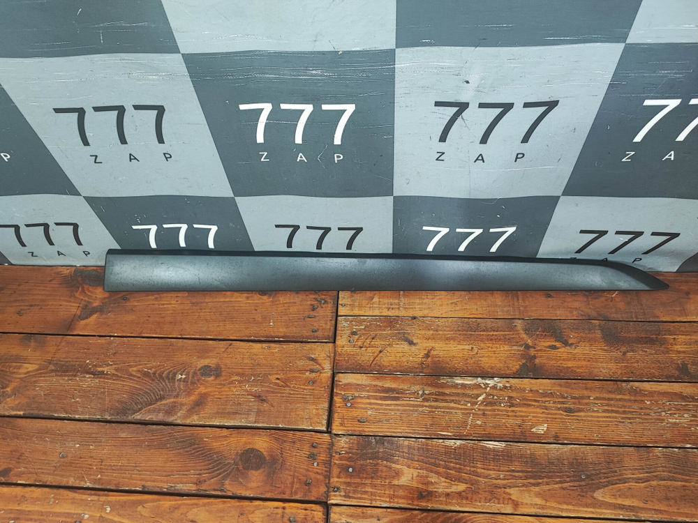 Накладка двери передней правой Kia Rio 4 X-Line 17-нв Б/У Оригинал 87714H0500