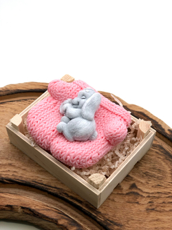 Зайка в рукавичках, мыло,розовый цвет