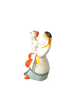 Статуэтка (миниатюра) "Танец с красноармейцем (Гопачок)"