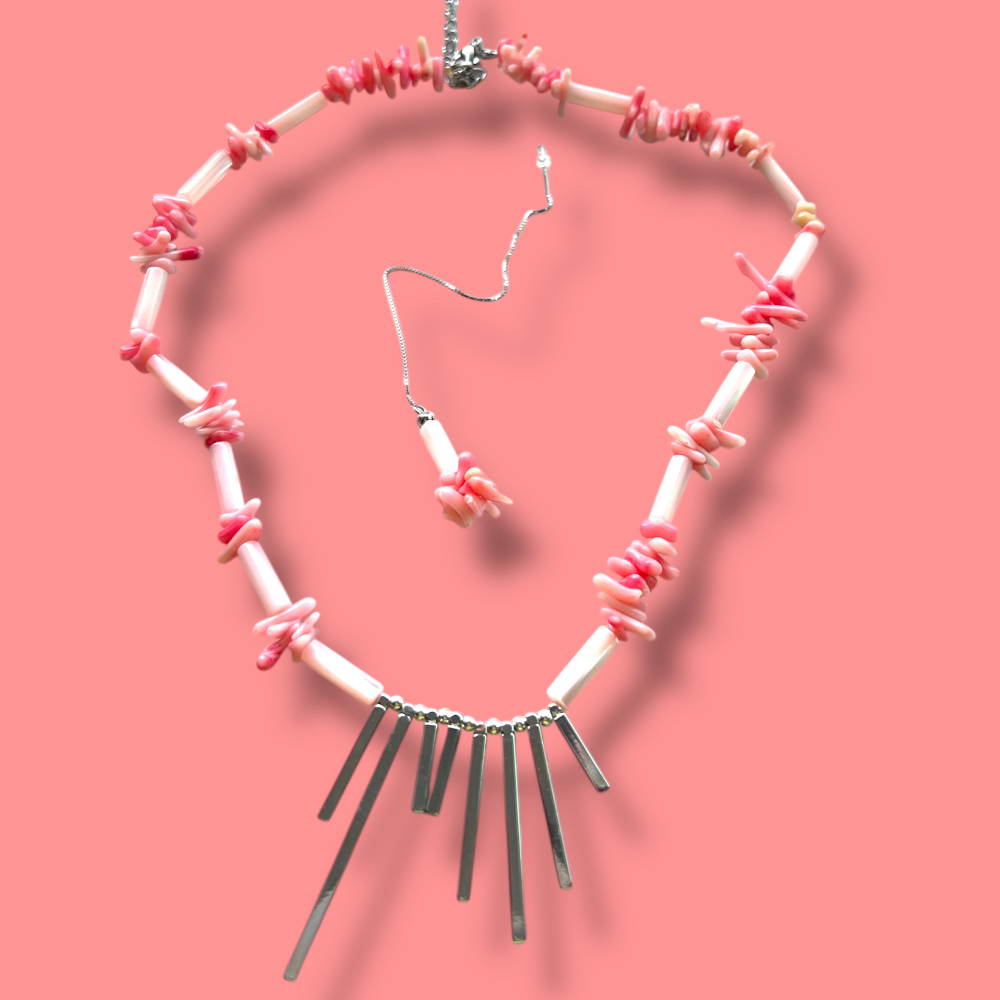 Ожерелье и моносерьга. Единство в разности. Перламутр и Коралл