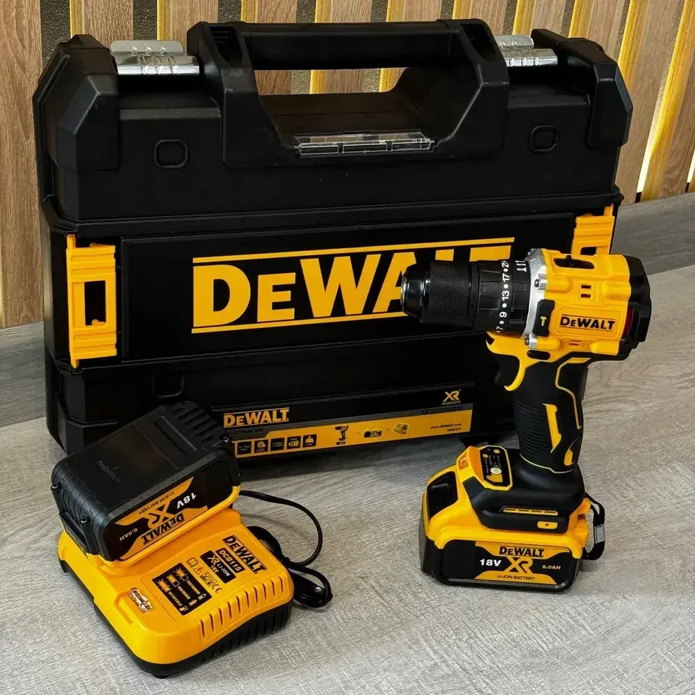 DeWalt Дрель-шуруповерт, 18 В, 40 Нм, 2 АКБ