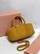 Замшевая сумка MIU MIU Arcadie matelasse, горчичный