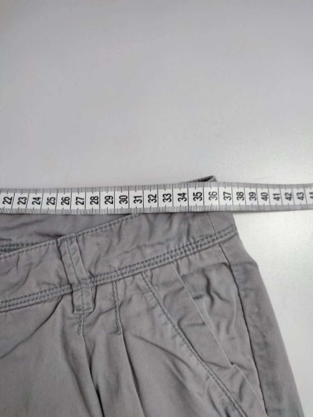 Брюки Ostin светлые 44 размер