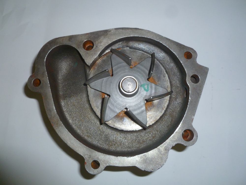 Насос водяной SDEC SC9D340D2; TDS 228 6LT/Water pump