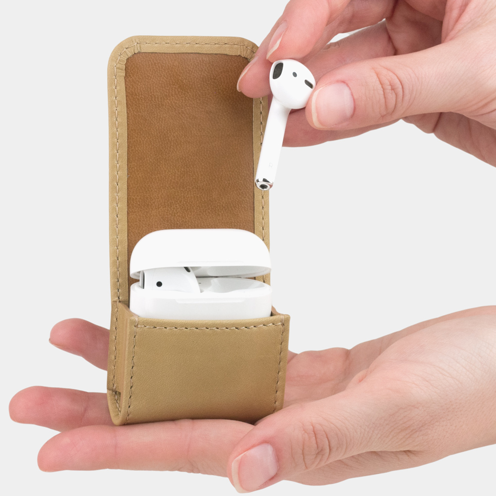 Чехол-держатель кожаный для наушников Petit Easy бежевого цвета