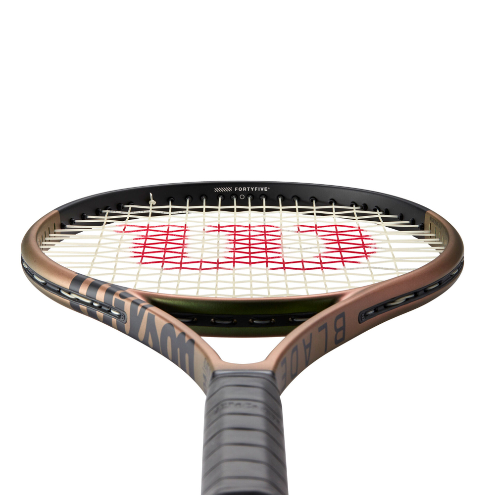 Теннисная ракетка Wilson Blade 104 V8 Tour Racket