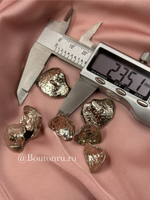 Пуговицы изогнутые неровной формы с жатым эффектом в серебре