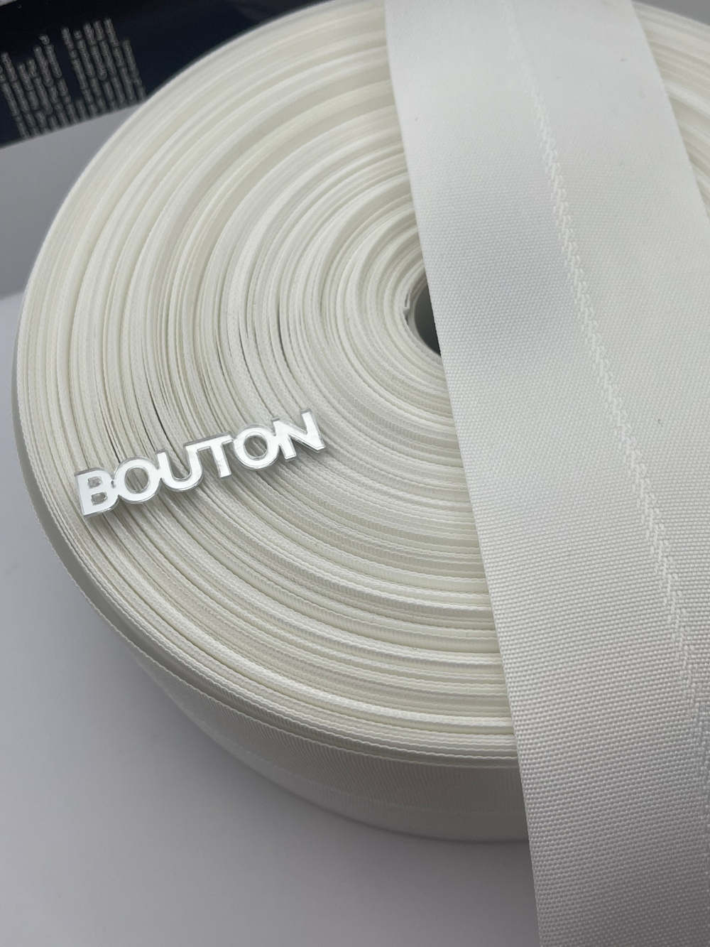 Корсажная лента молочная