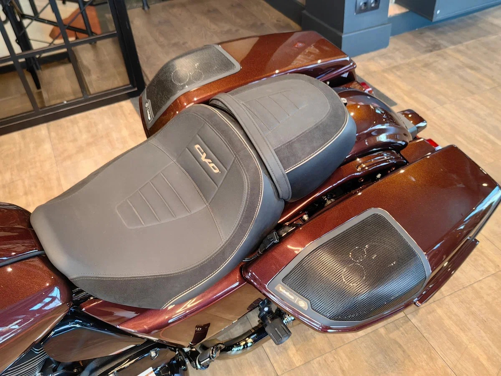 Harley-Davidson CVO Street Glide "121" 2024 (Copperhead)