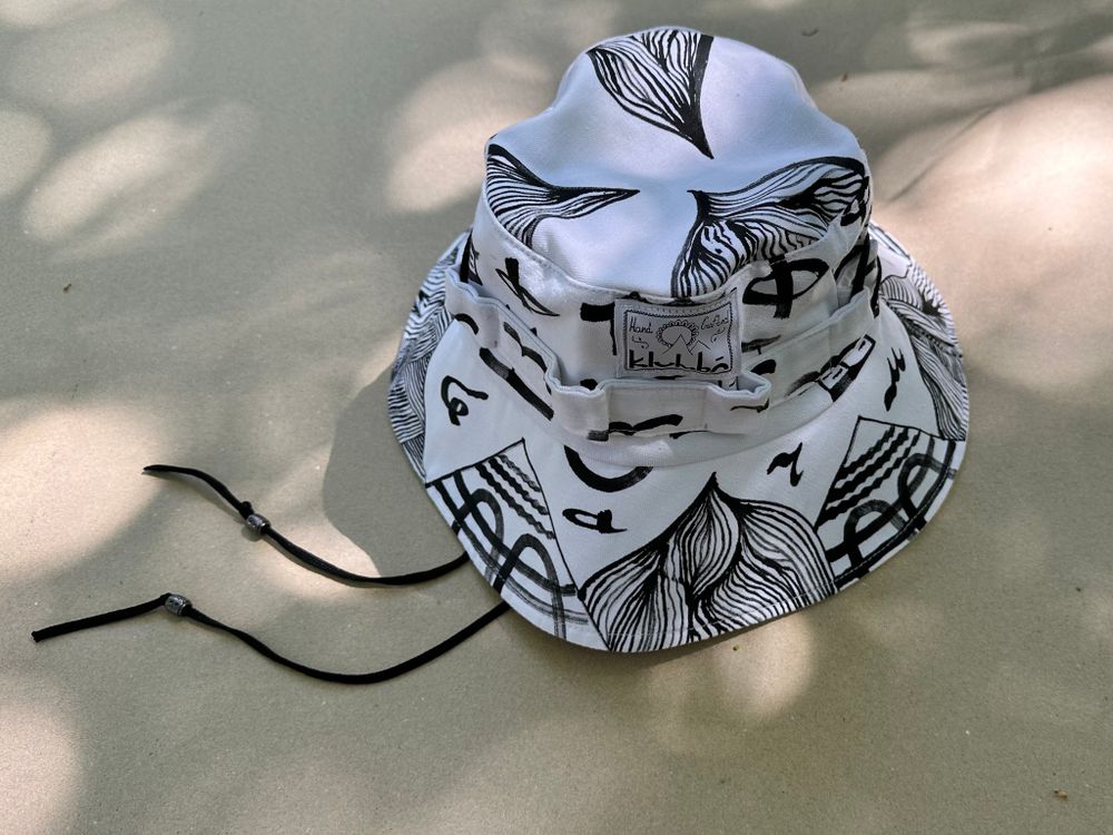 Панама Klumba Boonie Hat c ручной росписью черно-белая