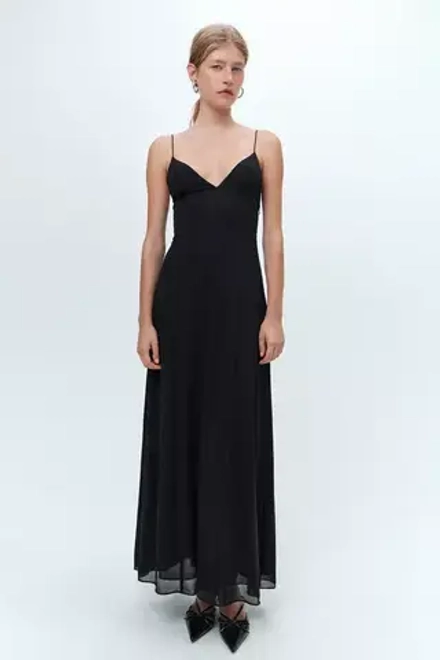 ZARA ПЛАТЬЕ ИЗ ЖОРЖЕТА НА БРЕТЕЛЯХ, ЧЕРНЫЙ