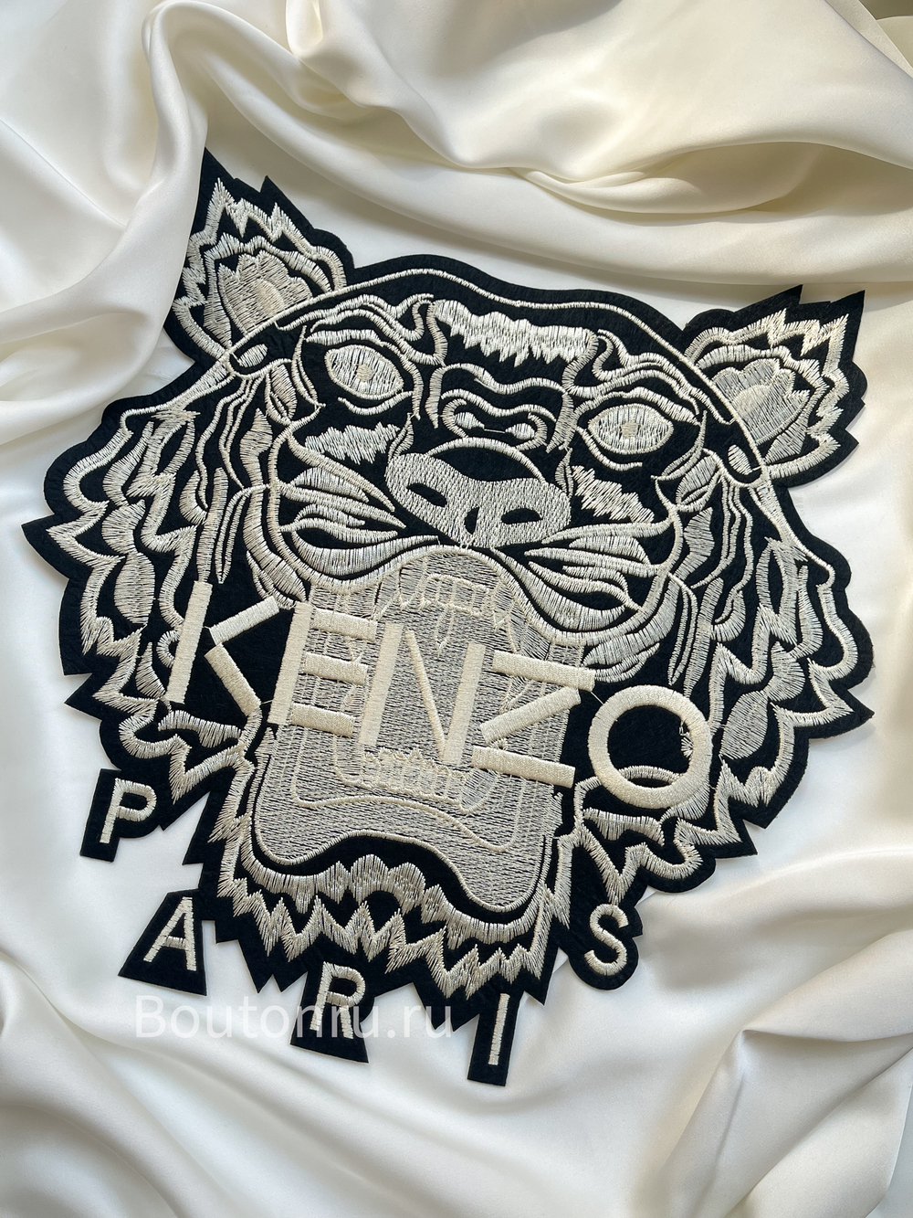 Нашивка Кенз. "Голова тигра" черно-бежевая 26х28 см