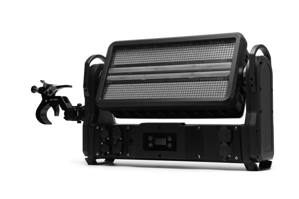 Strobe Strike M — LED стробоскоп 1200 Вт IP65 DMX512/RDM/Artnet
