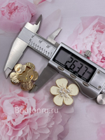 Накладка на пуговицу золотистая с лимонной (бежевой) эмалью в форме цветка с жемчугом (клипса)