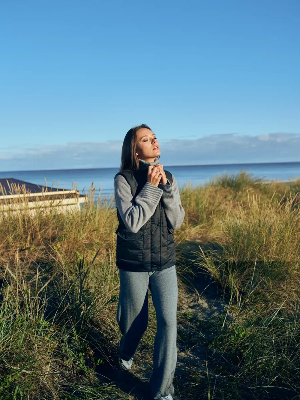 Жилетка утепленная безрукавка больших размеров