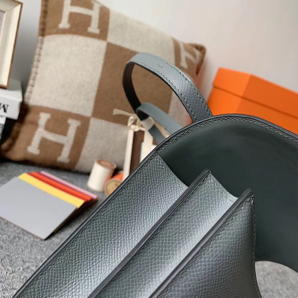 Hermes Constance 18