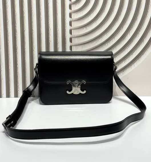 Сумки CELINE CLASSIQUE TRIOMPHE из блестящей кожи