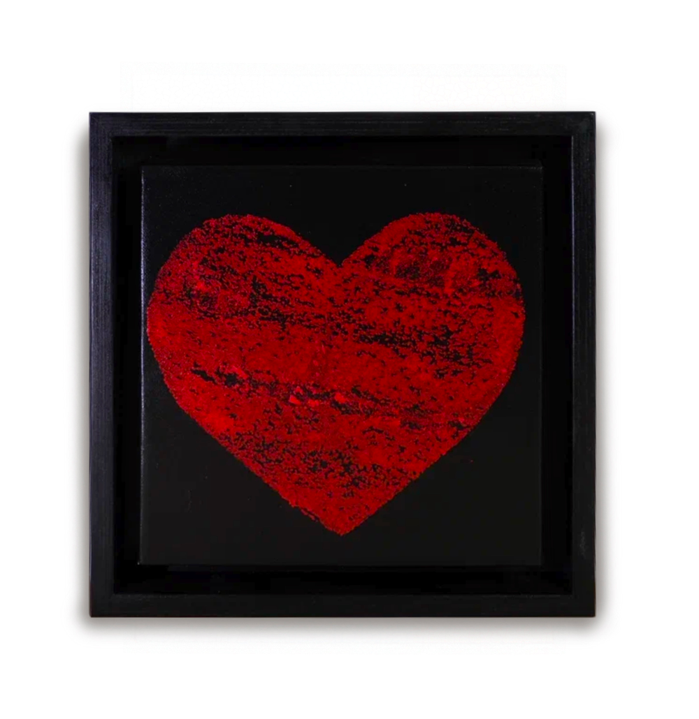 Сердце на черном