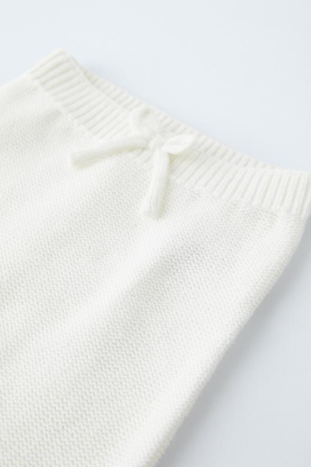 ZARA ТРИКОТАЖНЫЕ ПОЛЗУНКИ С ЗАВЯЗКАМИ, СВЕТЛЫЙ ЭКРЮ