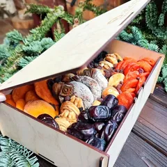 Подарок-бокс из сухофруктов и орехов «Наслаждение»