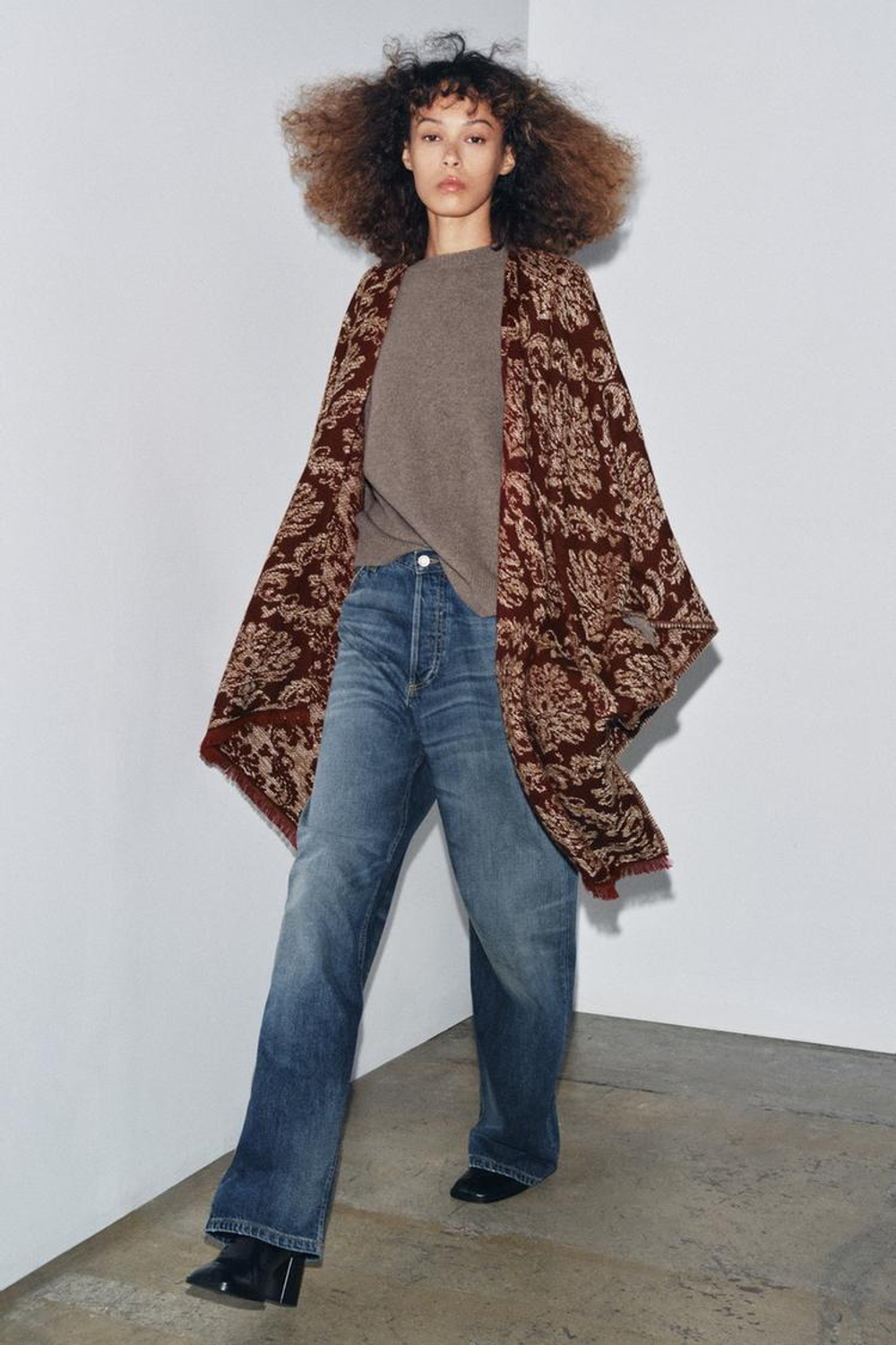 ZARA ДЛИННАЯ ЖАККАРДОВАЯ НАКИДКА, ГРАНАТОВЫЙ