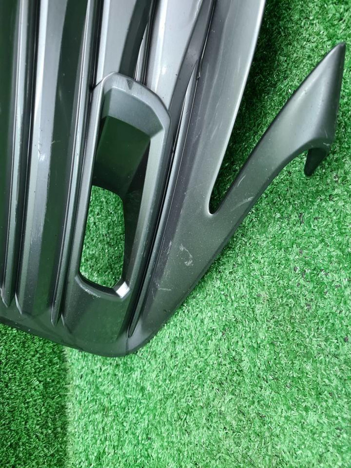 Решетка переднего бампера Toyota Camry xv70 17-21