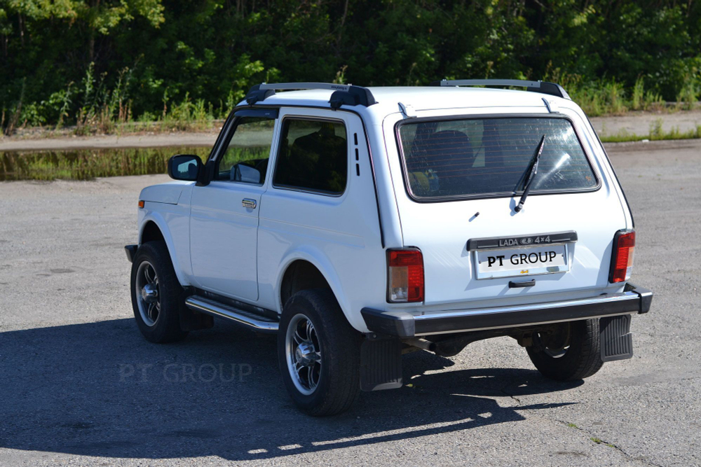 Рейлинги с поперечинами "Усиленные" ЛАДА 4x4 2121 (1995-Н.В.), ЛАДА 4х4 "УРБАН (2015-Н.В.) серый / PT-Group