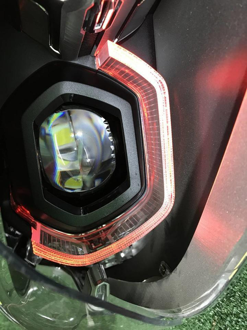 Битая Фара правая BMW X2 F39 (2017-2023) LED