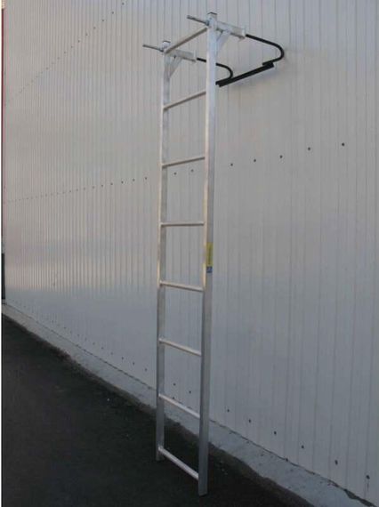 Лестница навесная алюминиевая со стальными кронштейнами MEGAL ЛНАстк - 4,5 (450)