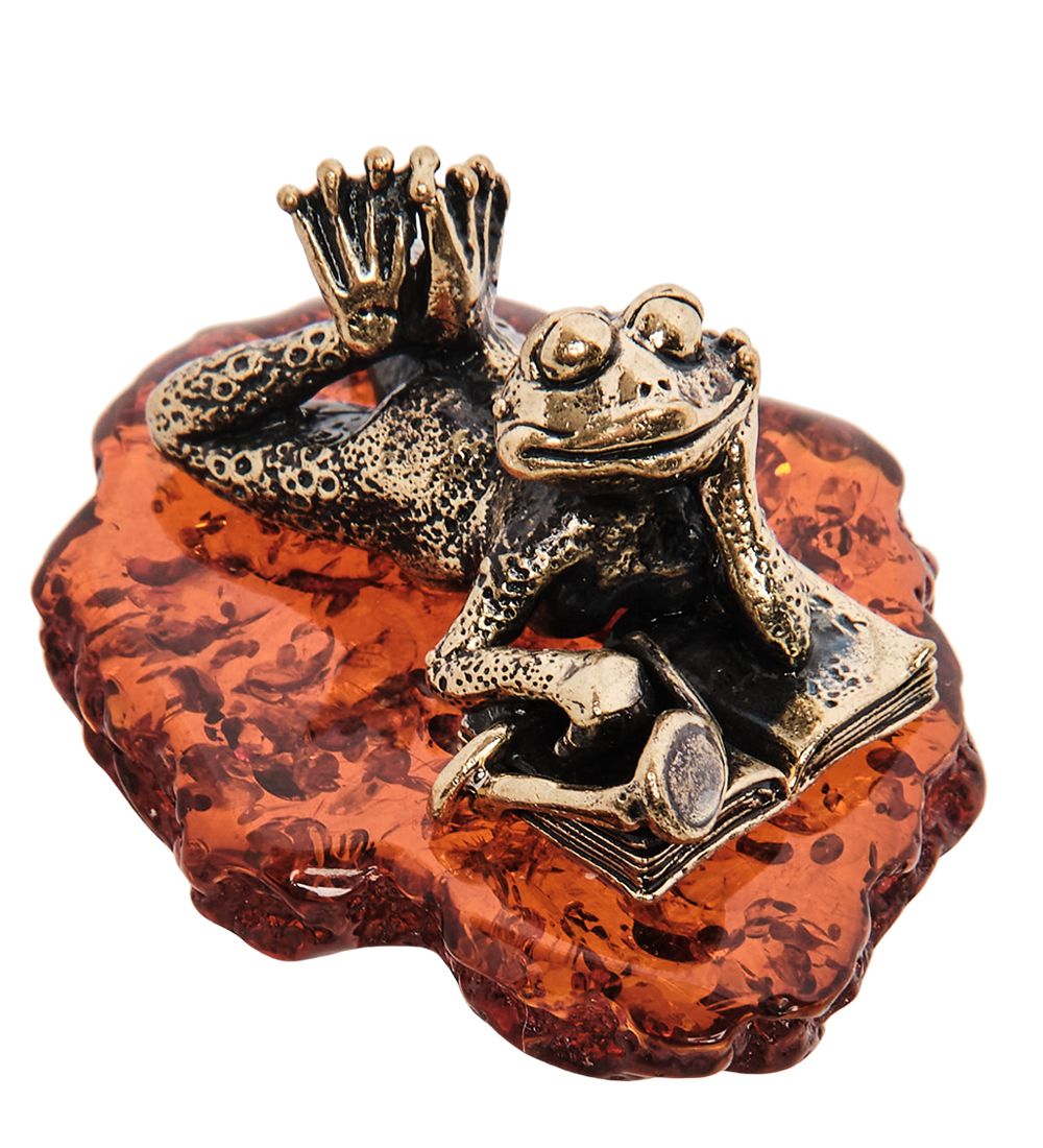 Народные промыслы AM-1092 Фигурка «Лягушка с книжкой на пляже» (латунь, янтарь)