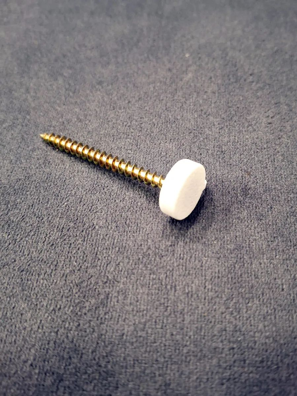 Пластиковые заглушки для саморезов, черные - 100 шт.