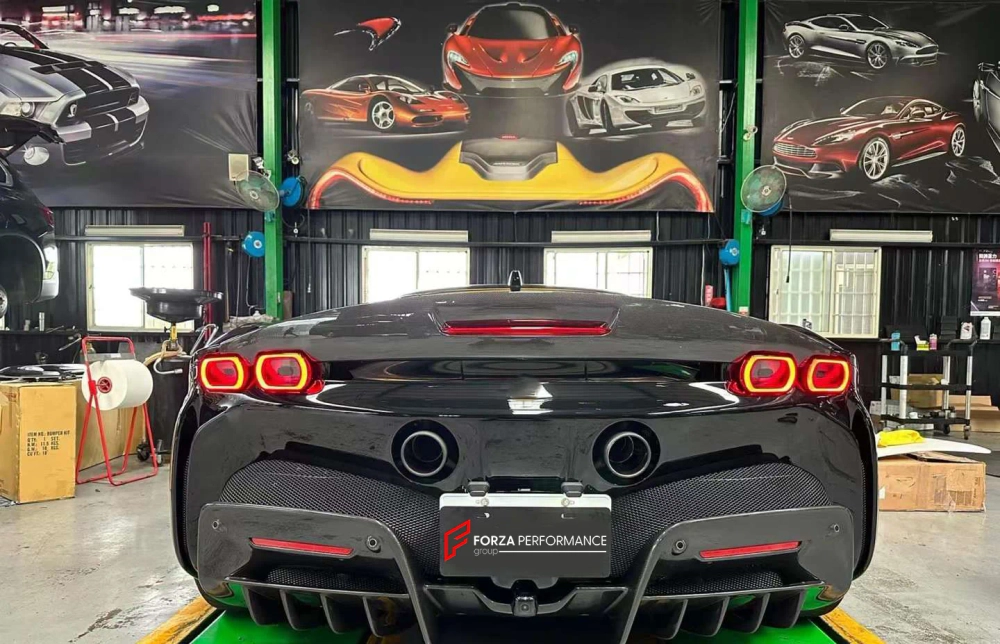 Карбоновый спойлер на крышку багажника для FERRARI SF90 STRADALE Феррари