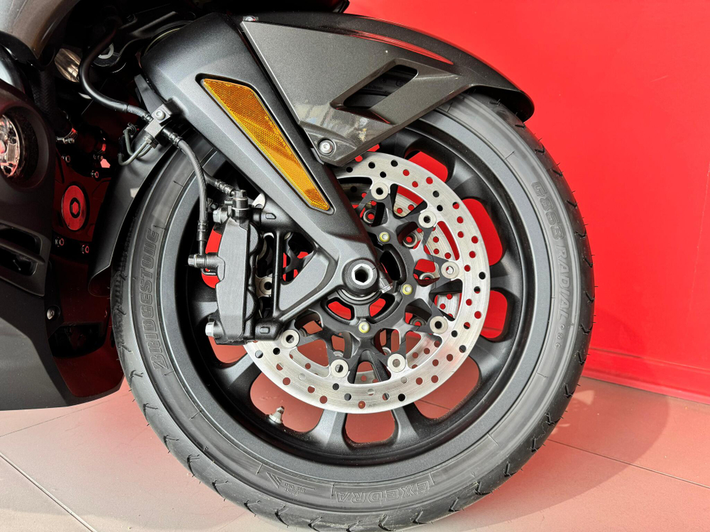 Honda GL 1800 Gold Wing (DCT)
