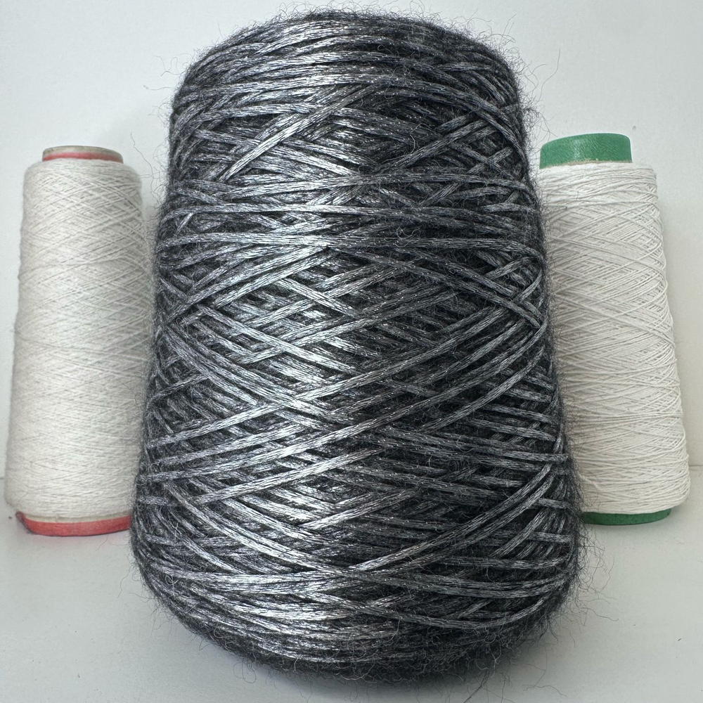 SHIBUYA - FILITALY LAB; 70% вискоза, 26% альпака, 4% меринос; 220м/100гр; col.85613, цвет: черный в серебристом шнурке. Есть бобинки: 174, 380гр