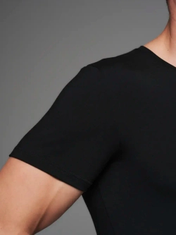 Футболка V-вырез однотонная облегающая