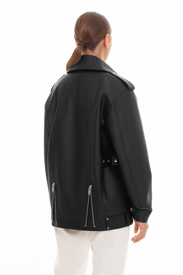 Не приталена