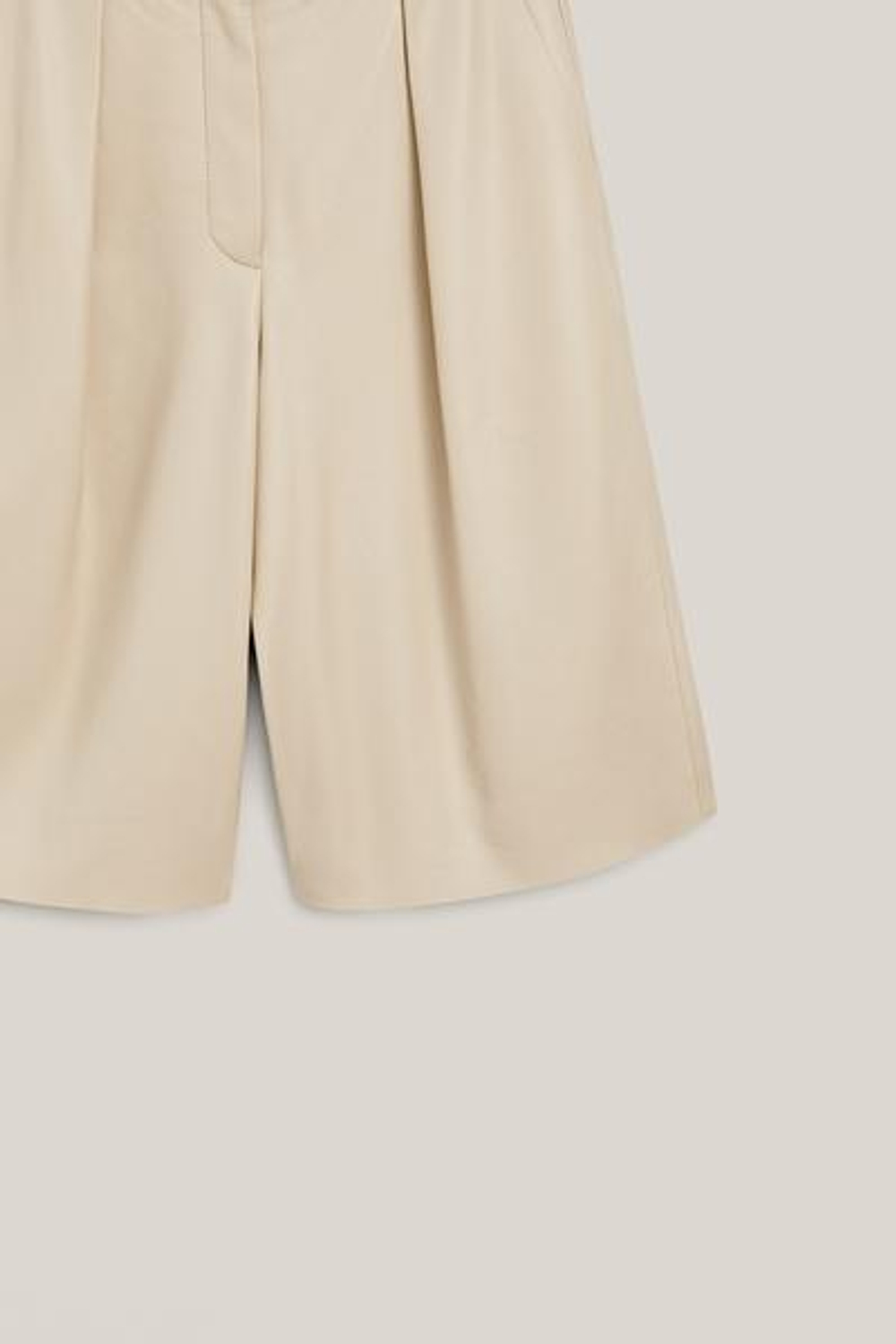 Massimo Dutti Длинные бермуды из кожи наппа - Limited Edition, бежевый